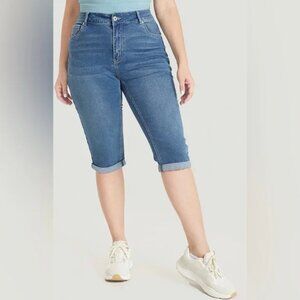 NWT 12 L BloomChic Blue Stretchy High Rise Roll Hem Knee Denim Shorts